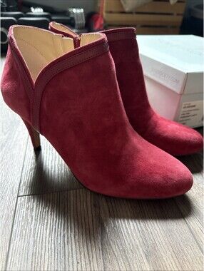 SOLE SOCIETY WOMEN'S Red SUEDE LEATHER HEEL ZIP ANKLE BOOTS SIZE 9.5M EUC